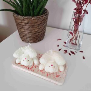 Kit Aniversario 2 velas aromáticas con forma de oso saltarín y una bandeja rectangular de resina ecológica San Valentín